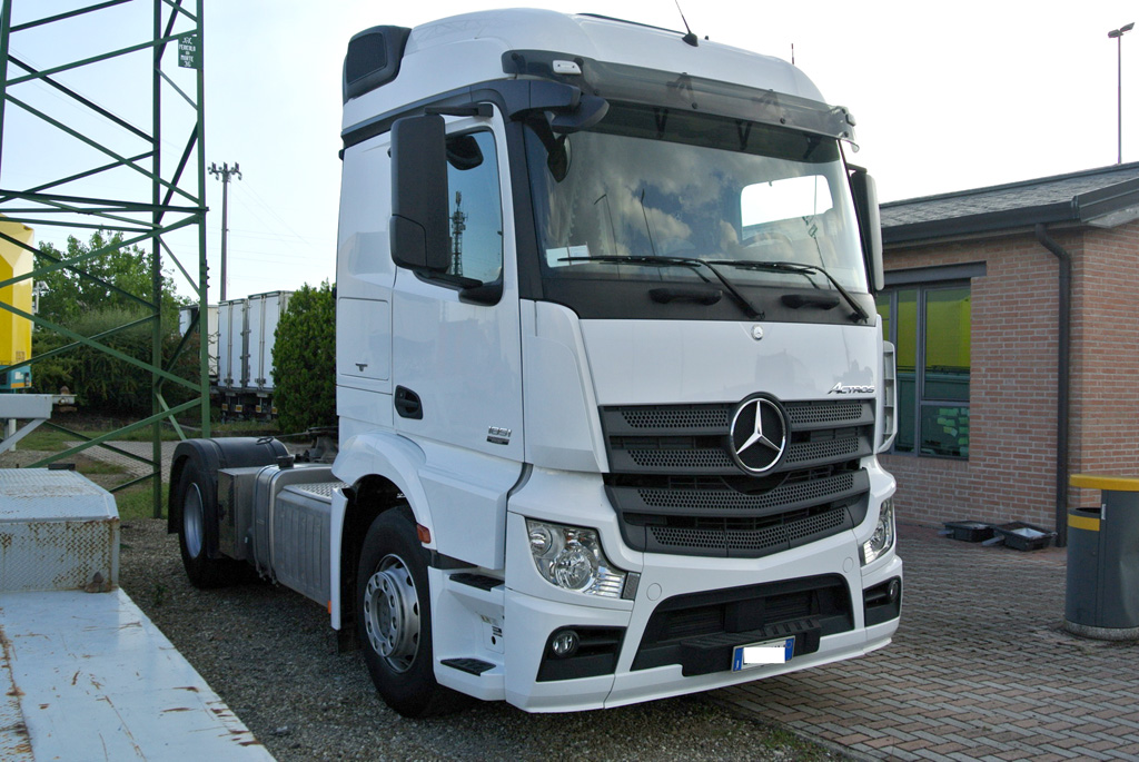 Trattore stradale mercedes actros