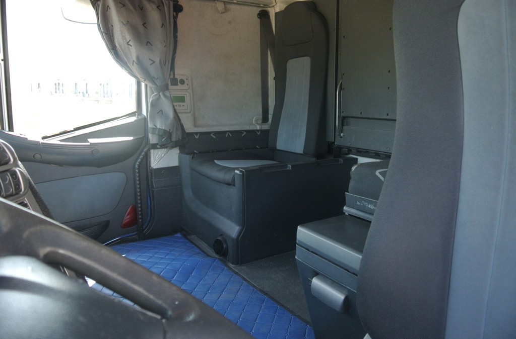 iveco_stralis_450_6x2_usato_3 assi_interno_3