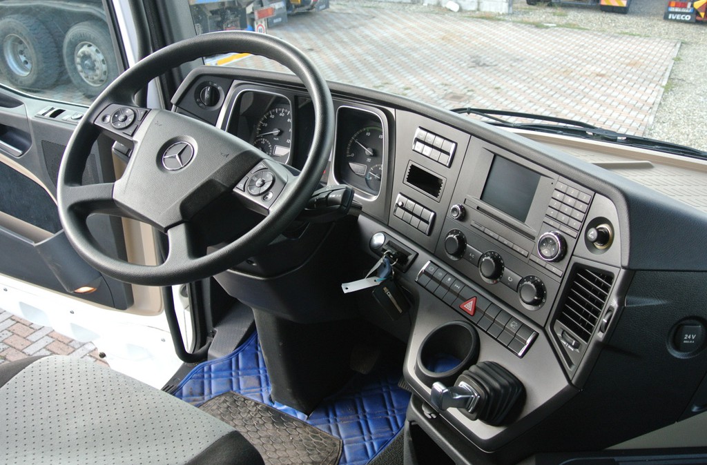 mercedes_actros_1851_usato_trattore_stradale_2012_cabina