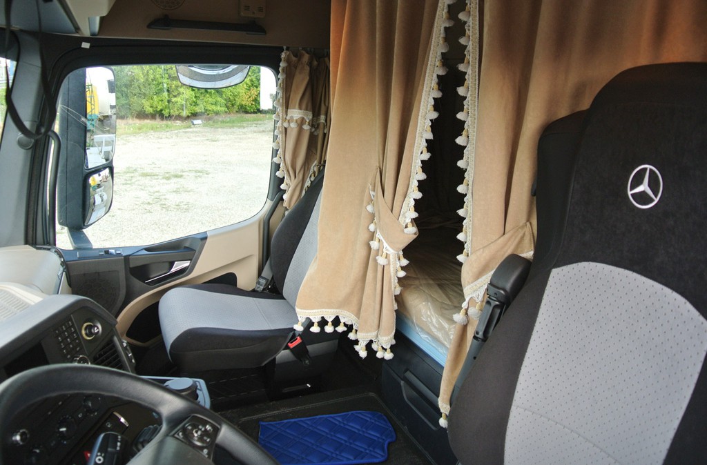 mercedes_actros_1851_usato_trattore_stradale_2012_cabina_2