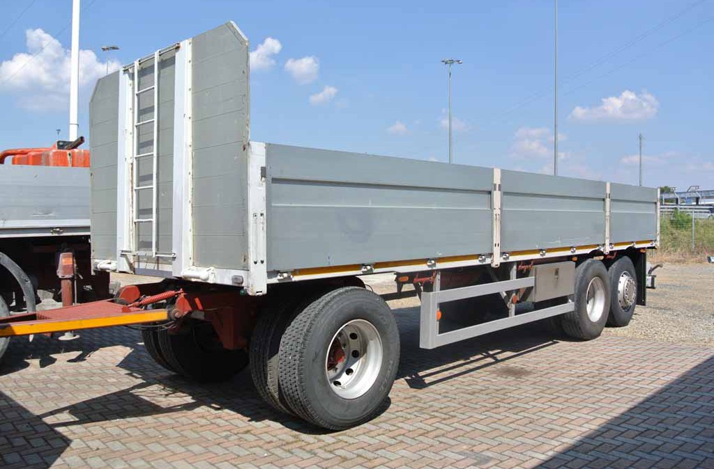 rimorchio_3_assi zorzi_spondato_cassonato_8_metri_usato