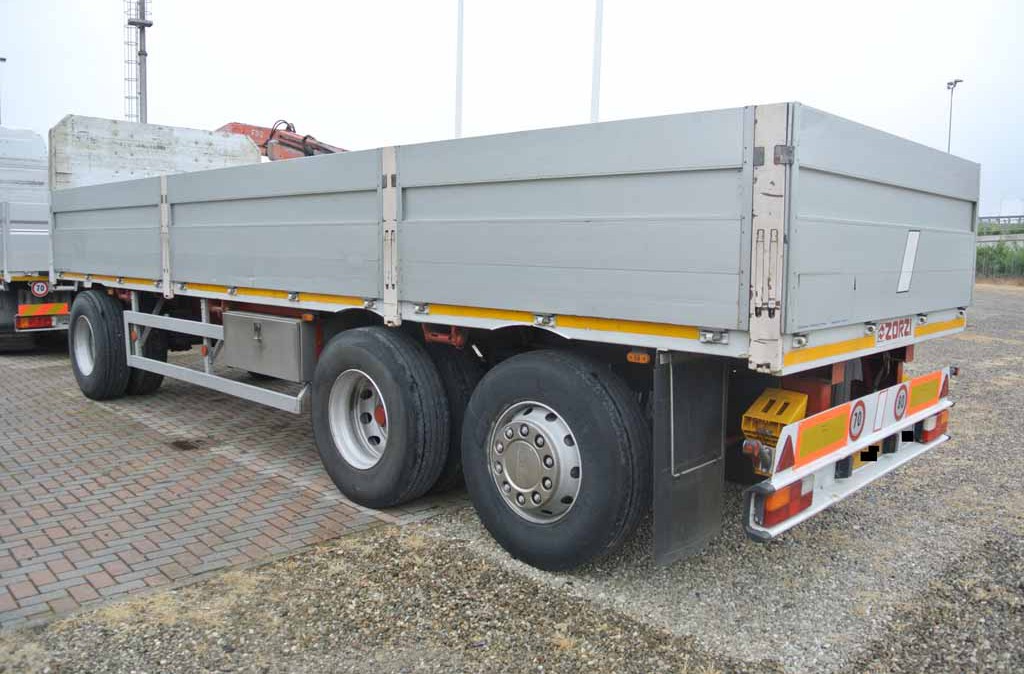 rimorchio_3_assi zorzi_spondato_cassonato_8_metri_usato_1