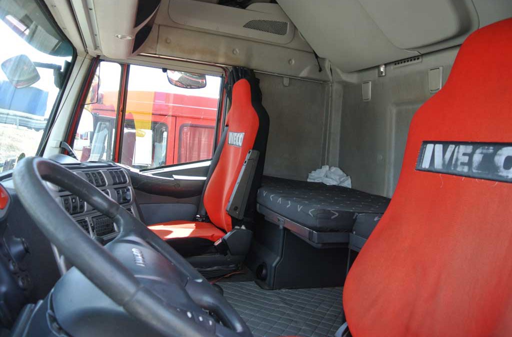 iveco_stralis_560_6x4_trattore 3 assi accezionale_usato_int