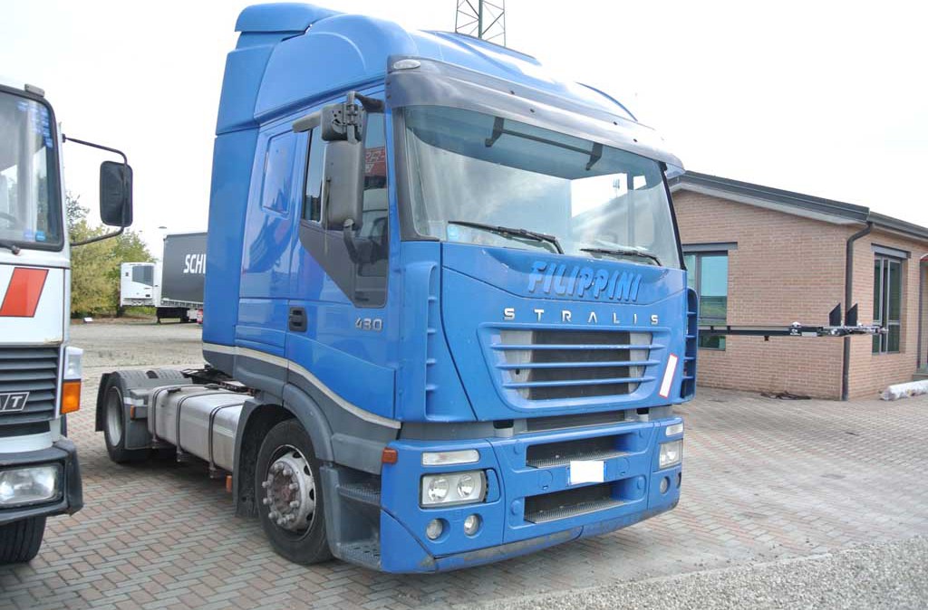 iveco_stralis_430_ribassato_mega_volume_trattore_stradale_1