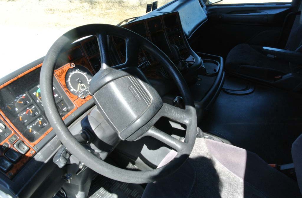 scania_164g_460_trattore_eccezionale_usato_int