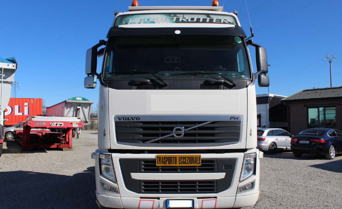 trattore stradale 3 assi volvo fh 480 6 x 2 usato_1