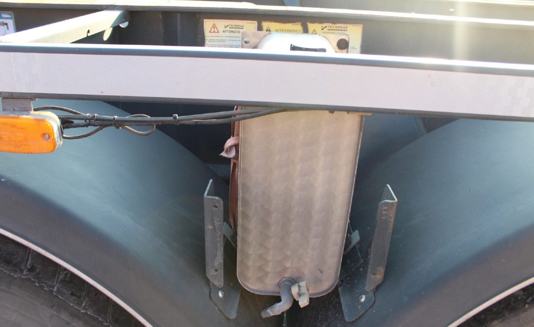 semirimorchio_portacontainer_20_3assi_tecnokar_usato_6