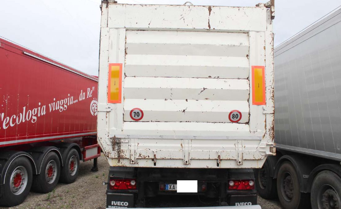 semirimorchio_ribaltabile_vasca_ferro_48m3_spoletocar_usata_2