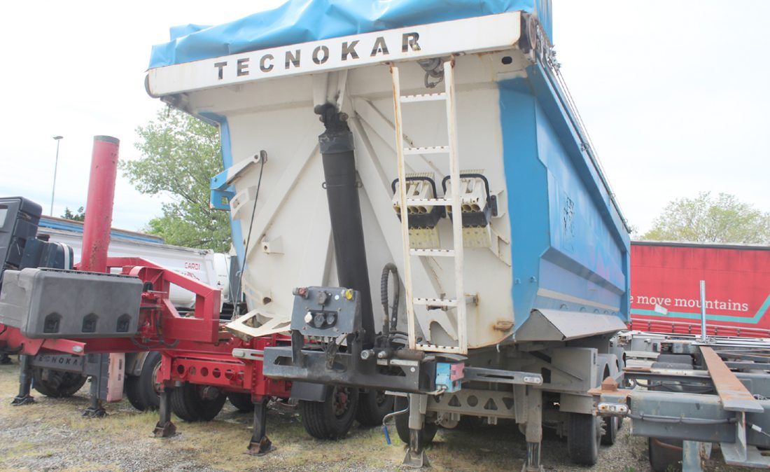 semirimorchio_vasca_ribaltabile_10_gomme_28m3_tecnokar_usata_1
