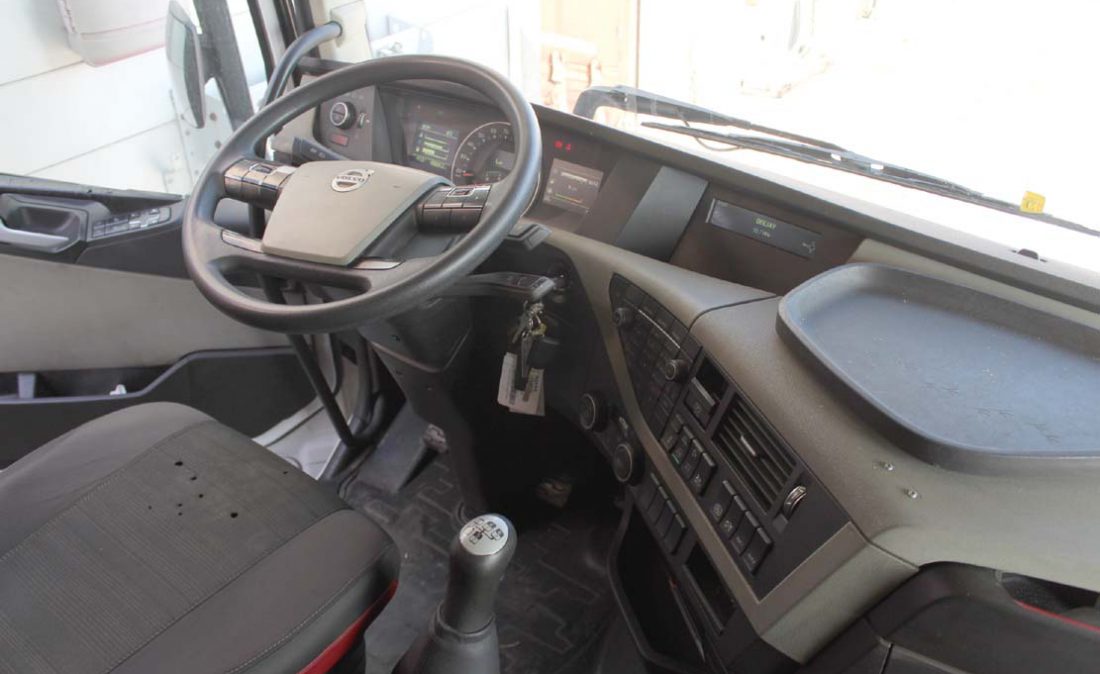 motrice_volvo_fh12_460_3assi_per casse mobili_container_usata_4