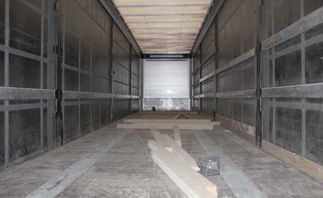 semirimorchio_centinato_francese_schwarzmuller_usato_3