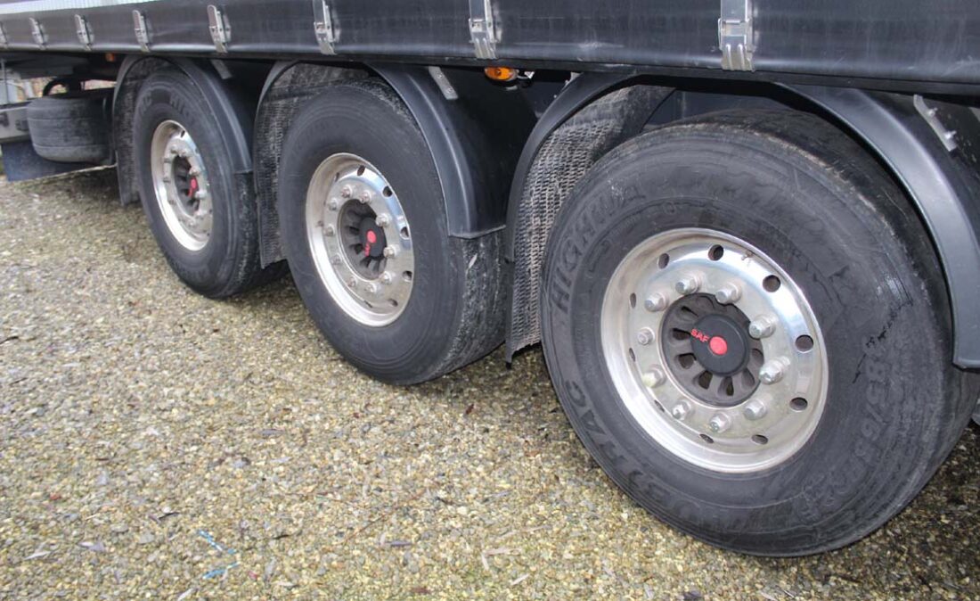 semirimorchio_centinato_francese_schwarzmuller_usato_5