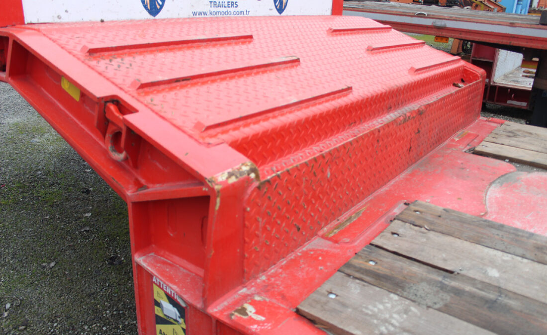 carrellone_rampe_collo_doca_komodo_usato_9