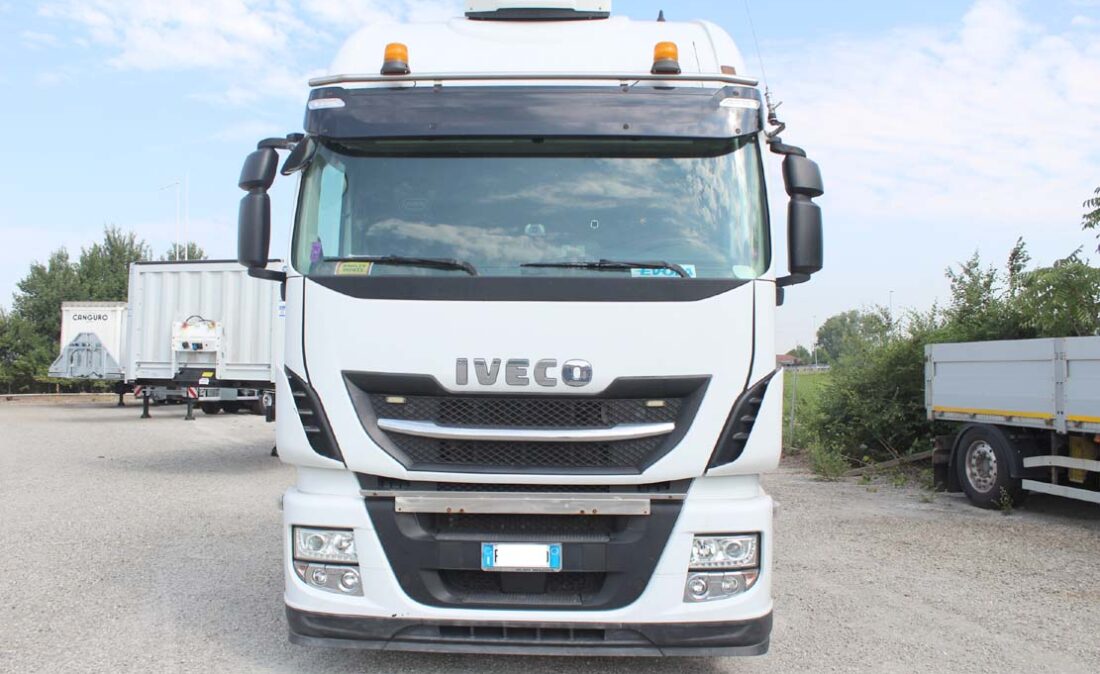 trattore_stralis_iveco_510_3_assi_6x4_ribassato_usato_2