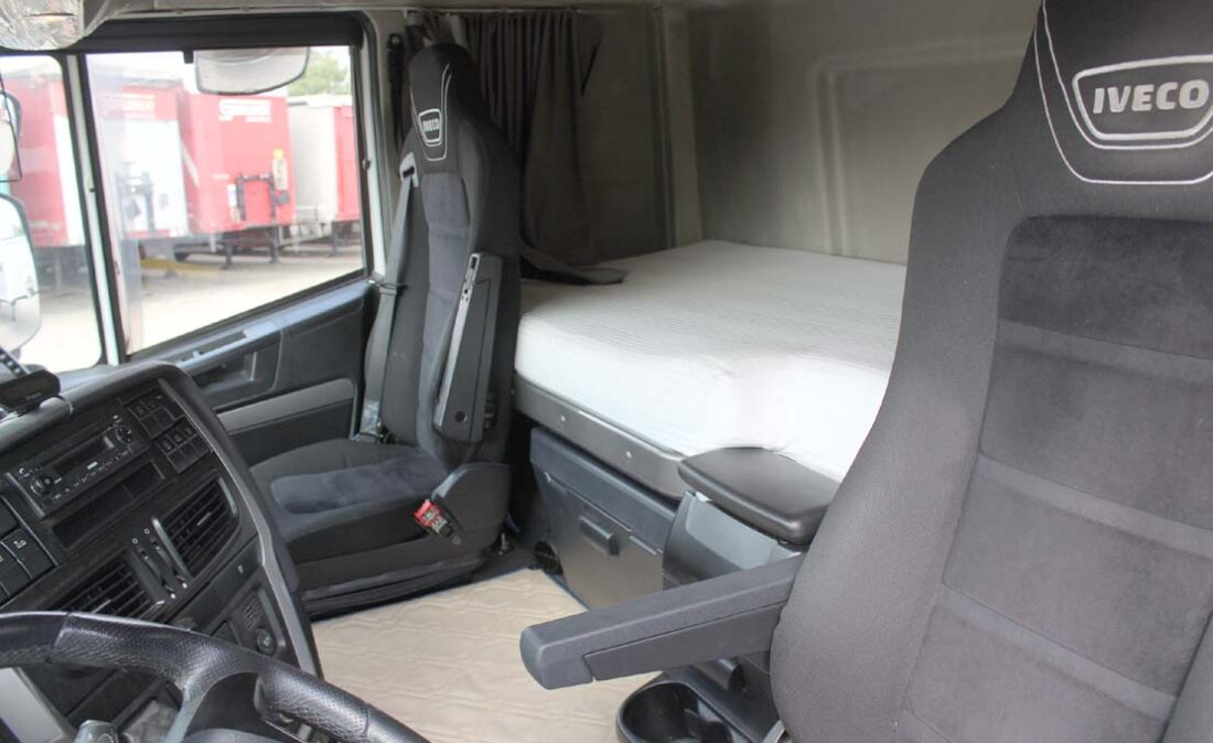 trattore_stralis_iveco_510_3_assi_6x4_ribassato_usato_7